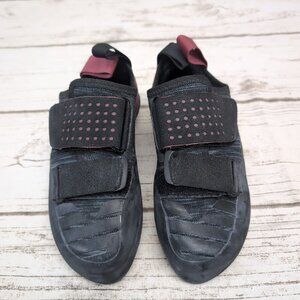 Black Diamond Black and Red Climbing Bouldering Rock Climbing Shoes Women Size 6